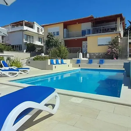Appartement With Heated Pool, Regina *