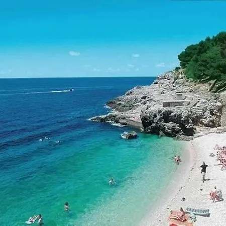 With Heated Pool, Regina Appartement Pula