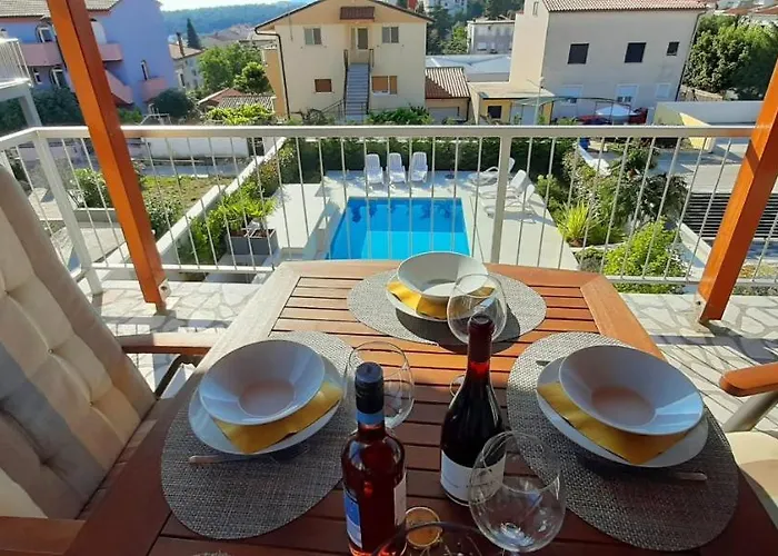 Apartman With Heated Pool, Regina