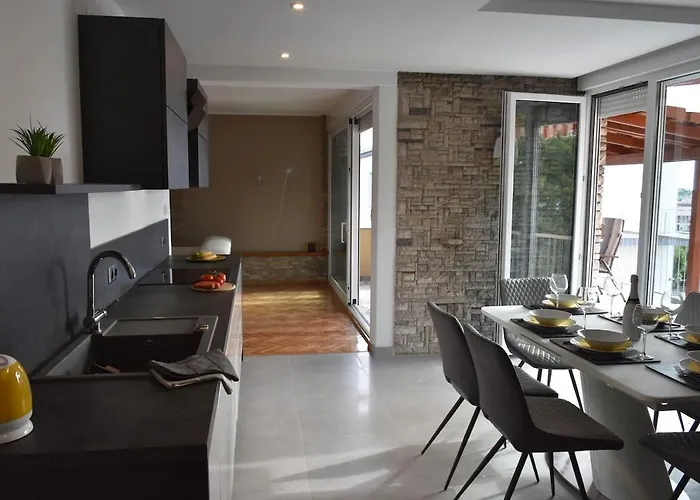 Apartman With Heated Pool, Regina Póla