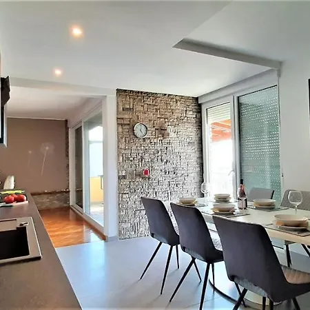 Appartement With Heated Pool, Regina *