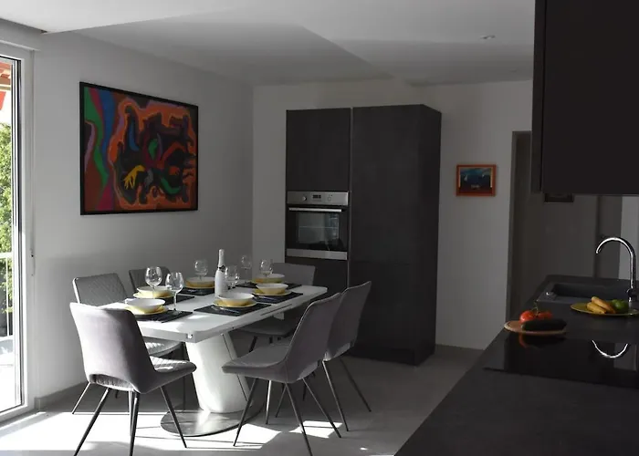 アパート With Heated Pool, Regina