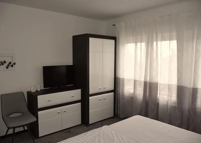 アパート With Heated Pool, Regina プーラ