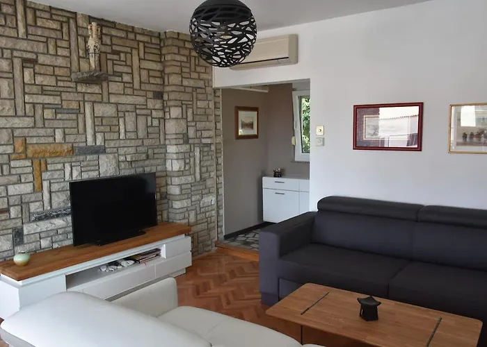 Apartment With Heated Pool, Regina Pula