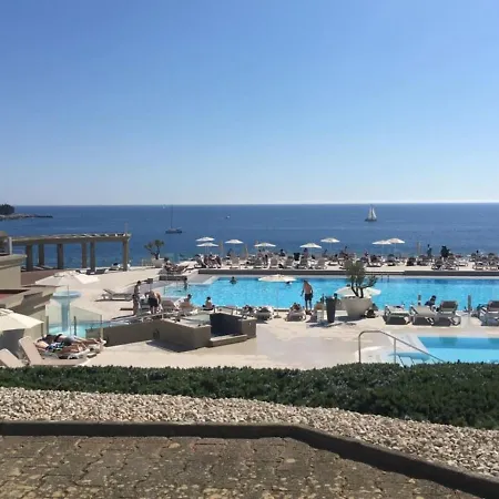 With Heated Pool, Regina * פולה