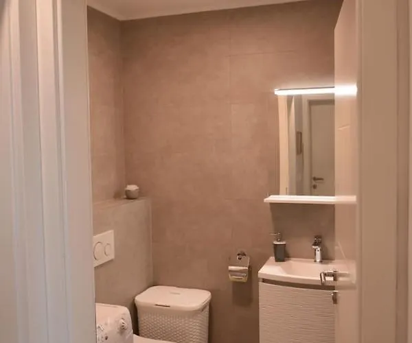 Lejlighed With Heated Pool, Regina